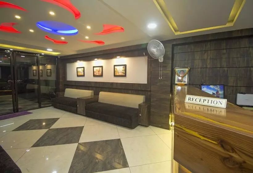 Oyo 25007 Hotel Royal Garden