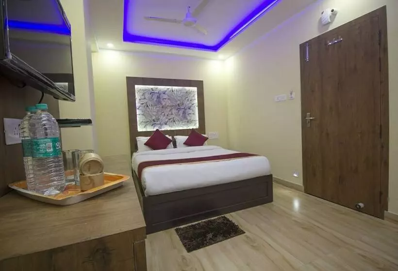 Oyo 25007 Hotel Royal Garden