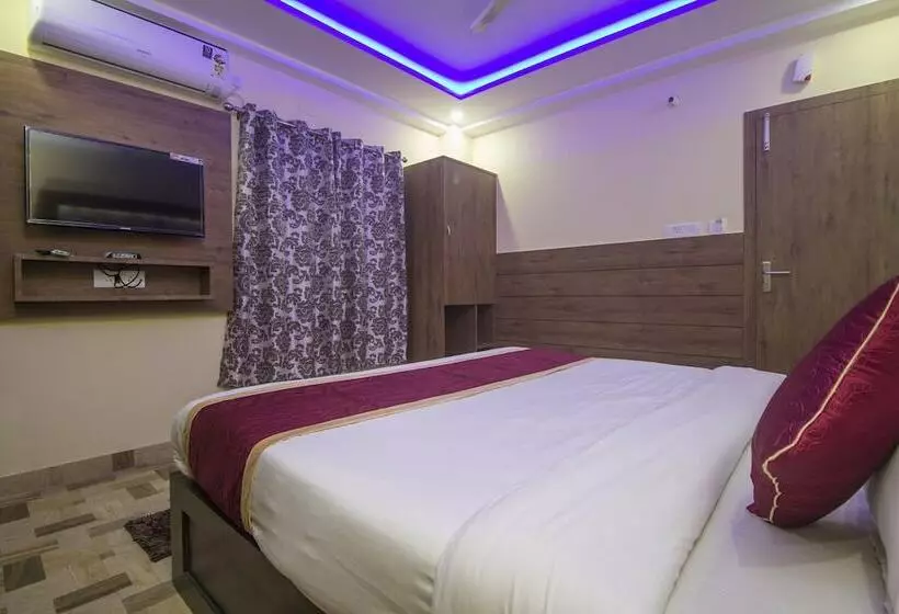 Oyo 25007 Hotel Royal Garden