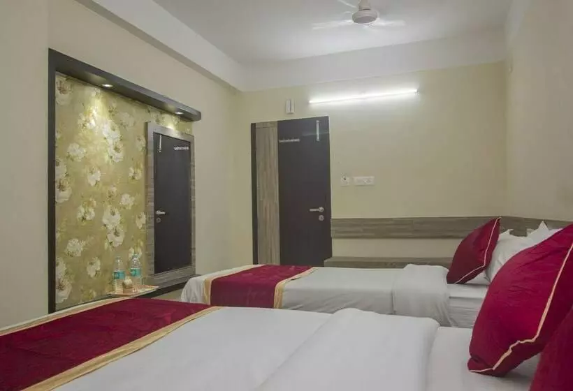 Oyo 25007 Hotel Royal Garden
