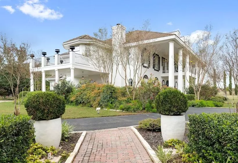 Aamiaismajoitus (B&B) The Plantation House Boutique Inn