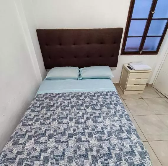 ホテル Hospedaje Nuna   Playa Huanchaco