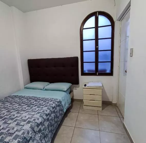 ホテル Hospedaje Nuna   Playa Huanchaco