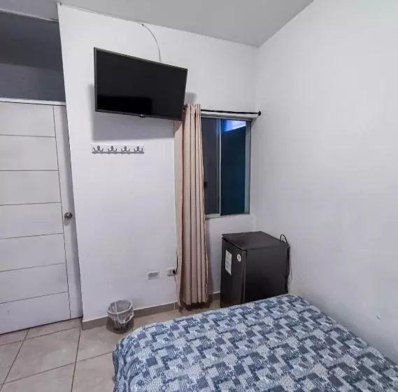 ホテル Hospedaje Nuna   Playa Huanchaco
