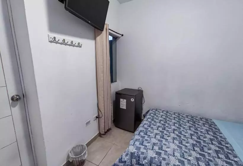 ホテル Hospedaje Nuna   Playa Huanchaco