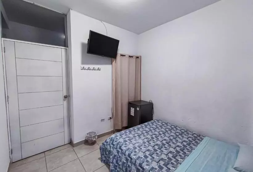 ホテル Hospedaje Nuna   Playa Huanchaco