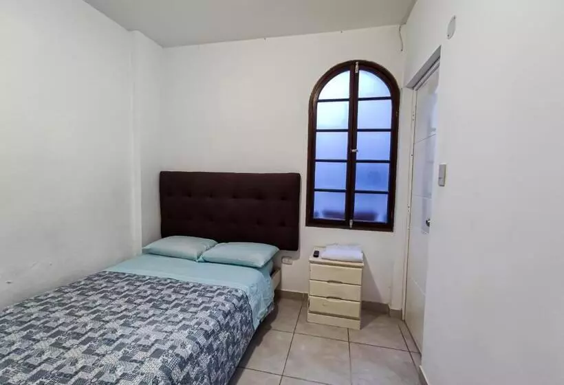 ホテル Hospedaje Nuna   Playa Huanchaco