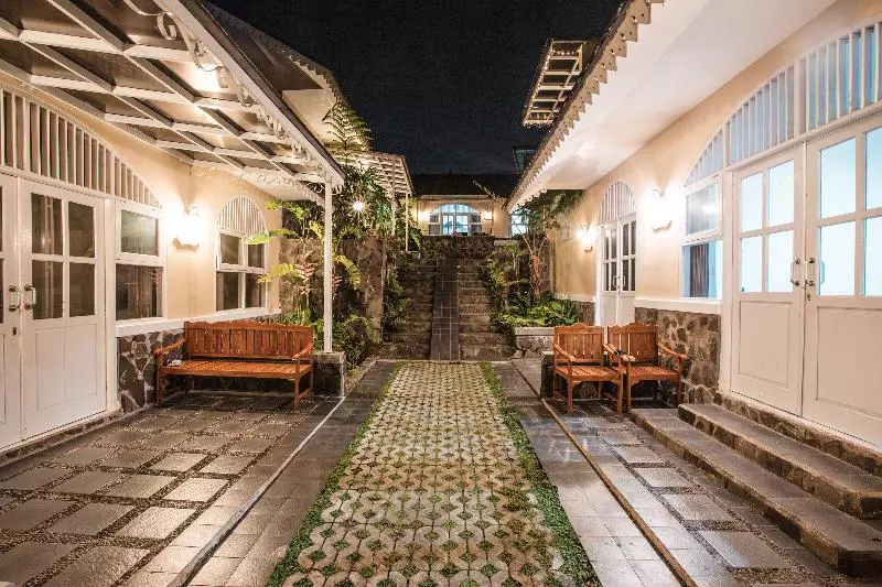 Hotel D Oasis Mountain Resort