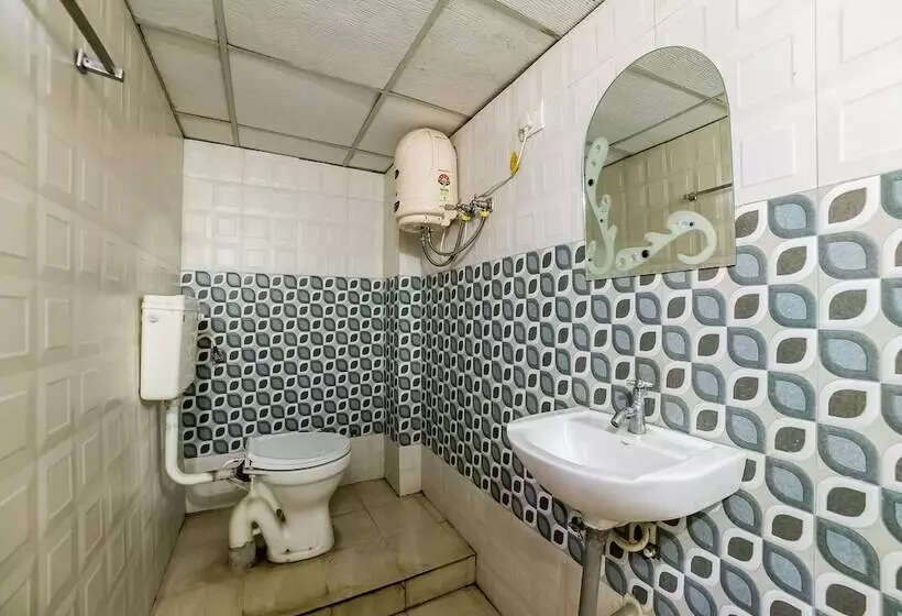 Oyo 23178 Hotel Raj Mandir
