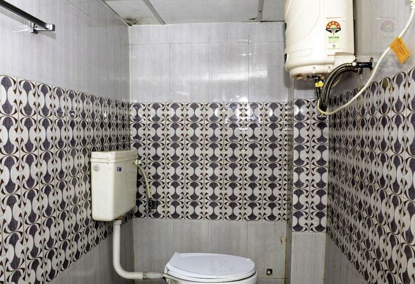 Oyo 23178 Hotel Raj Mandir