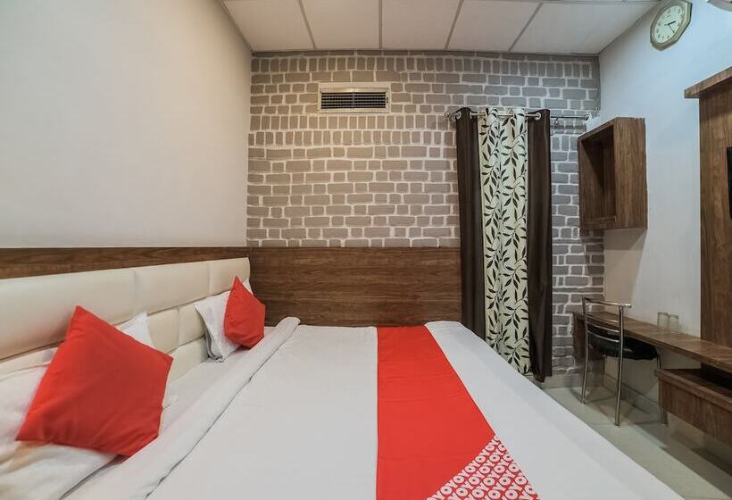 Oyo 23178 Hotel Raj Mandir