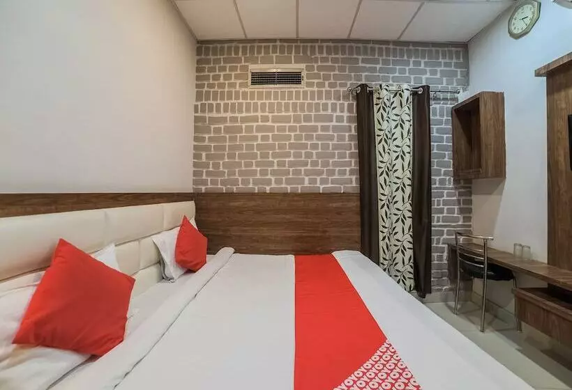 Oyo 23178 Hotel Raj Mandir