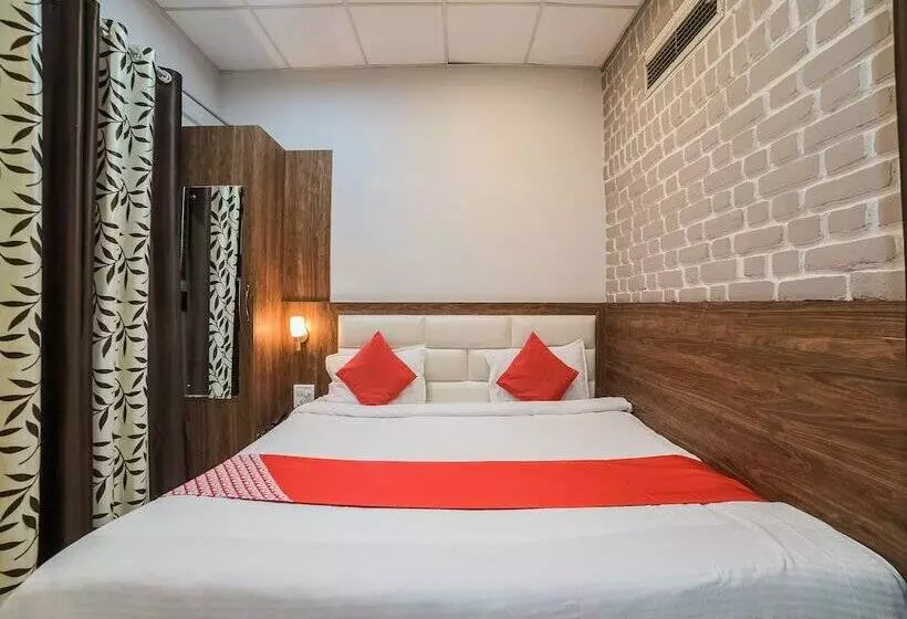 Oyo 23178 Hotel Raj Mandir