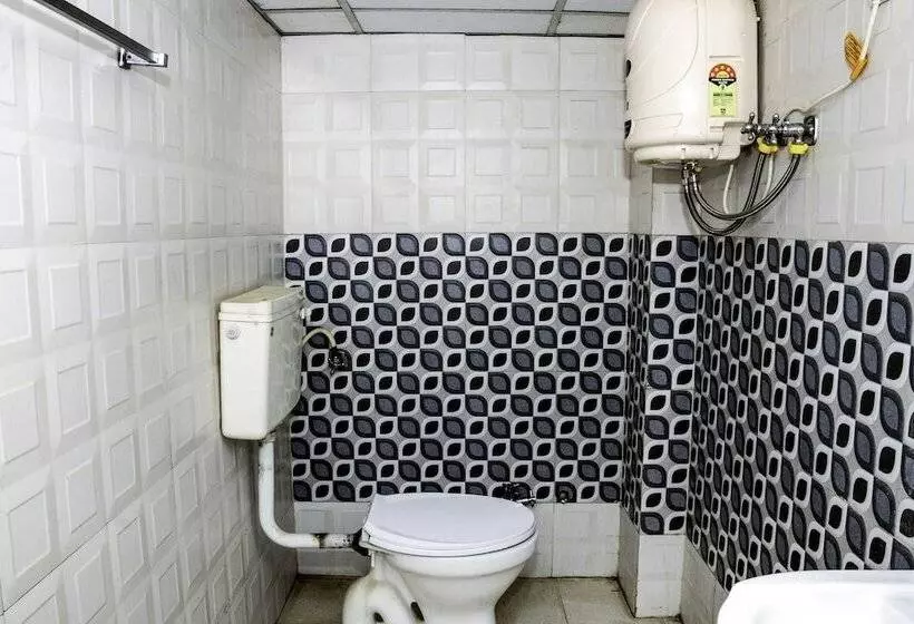 Oyo 23178 Hotel Raj Mandir