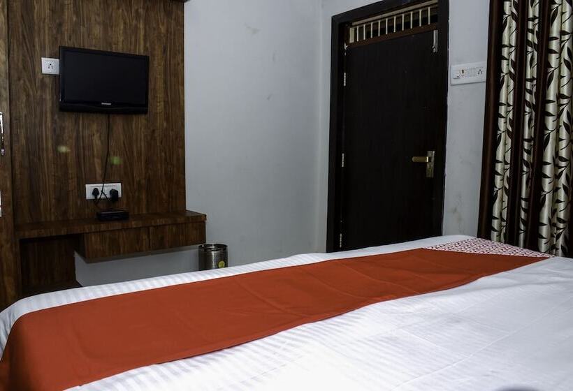 Oyo 23178 Hotel Raj Mandir