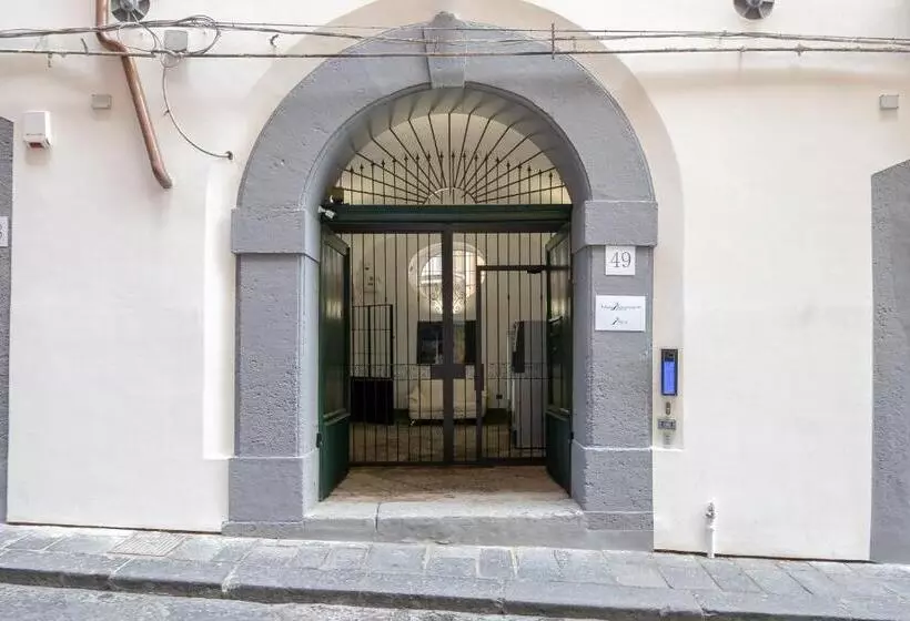 Palazzo Settembrini 49