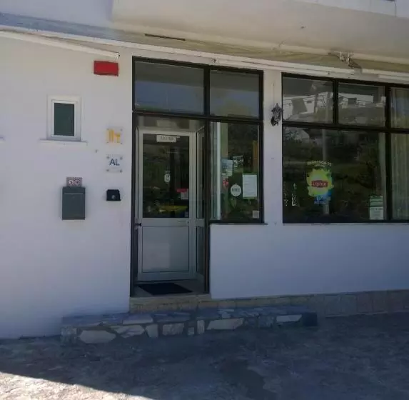 Retkeilymaja Monte Estrela