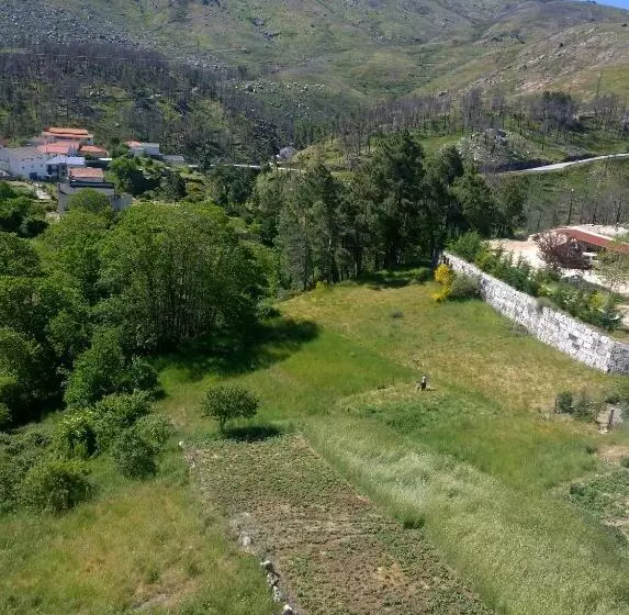 Retkeilymaja Monte Estrela