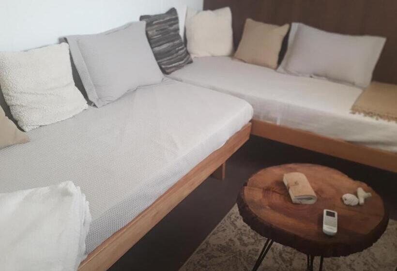 هتل La Estacion Colonia