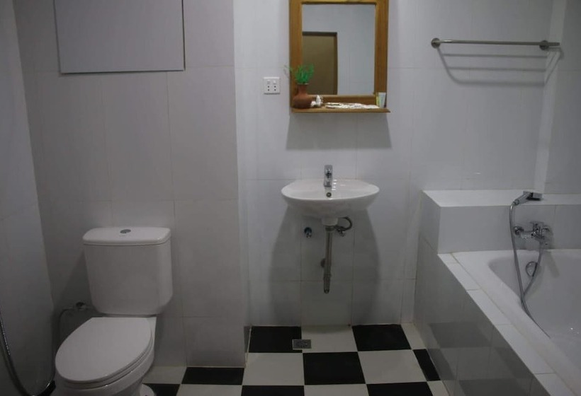 هتل The Pegu Lodge