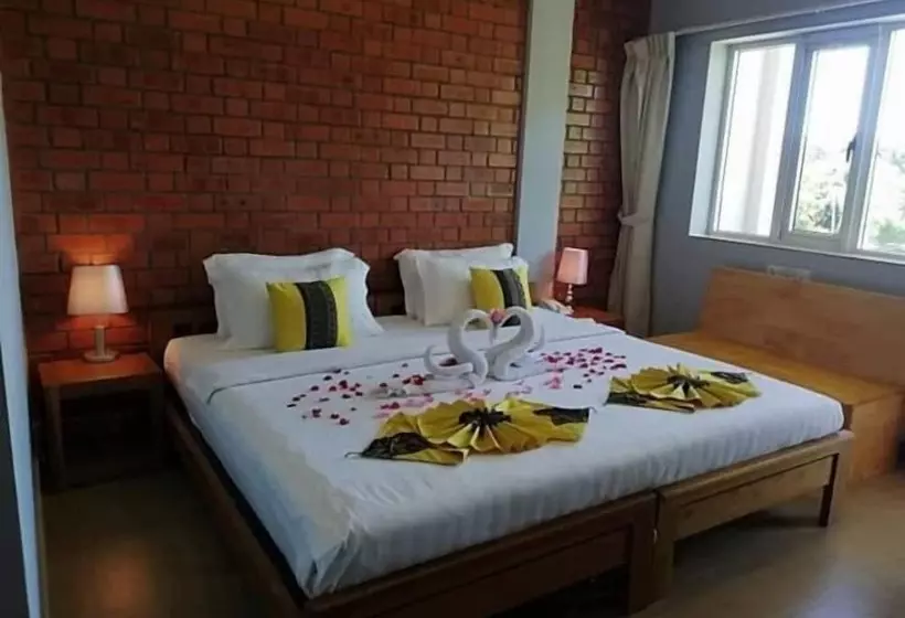 هتل The Pegu Lodge