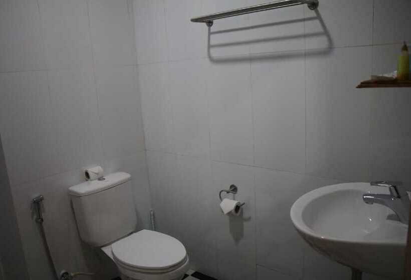 هتل The Pegu Lodge