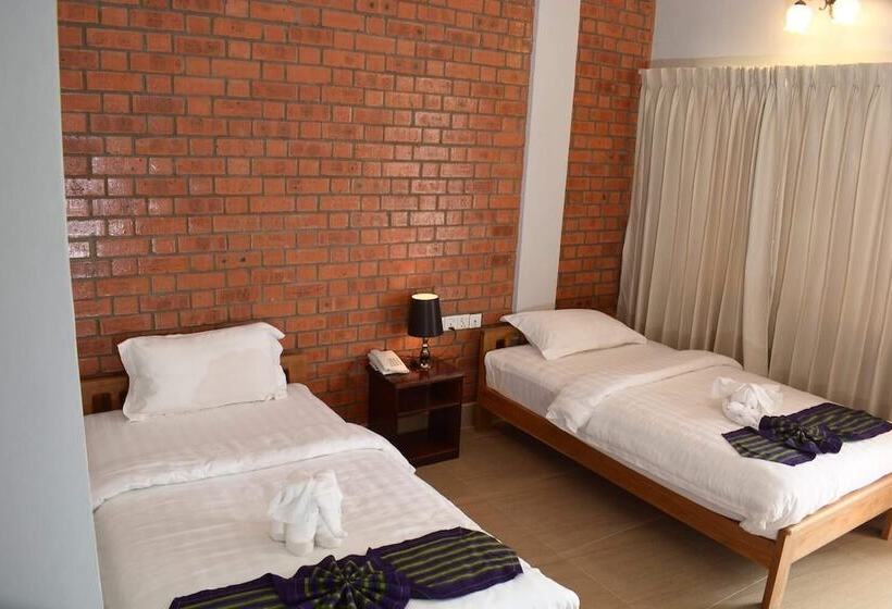 هتل The Pegu Lodge