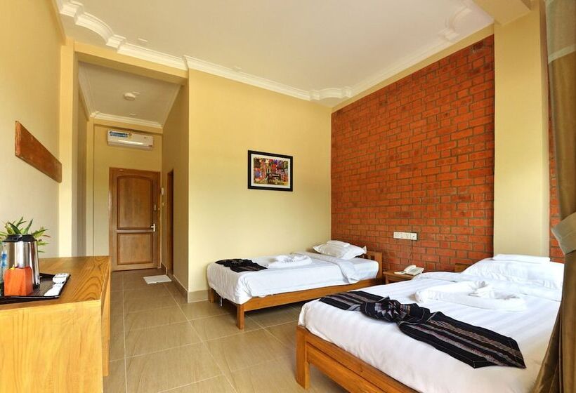 هتل The Pegu Lodge