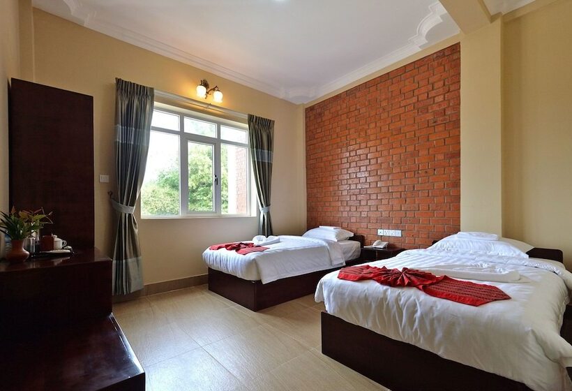 هتل The Pegu Lodge