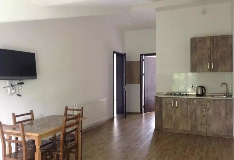 پانسیون Continental