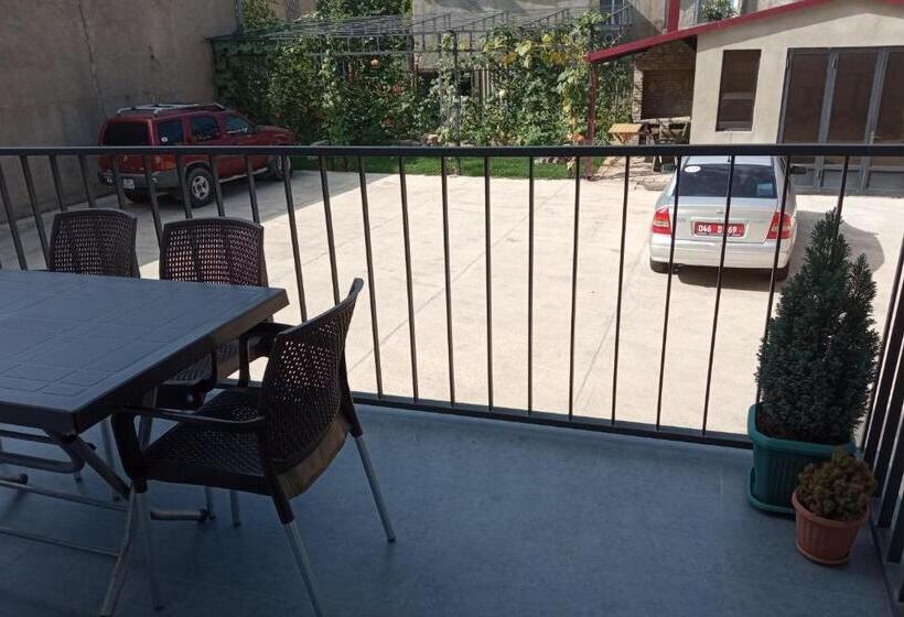 پانسیون Continental