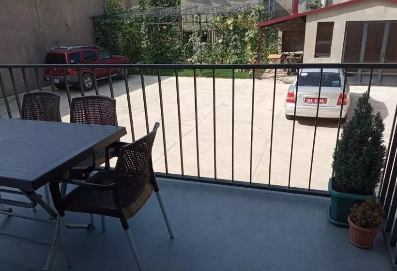 پانسیون Continental