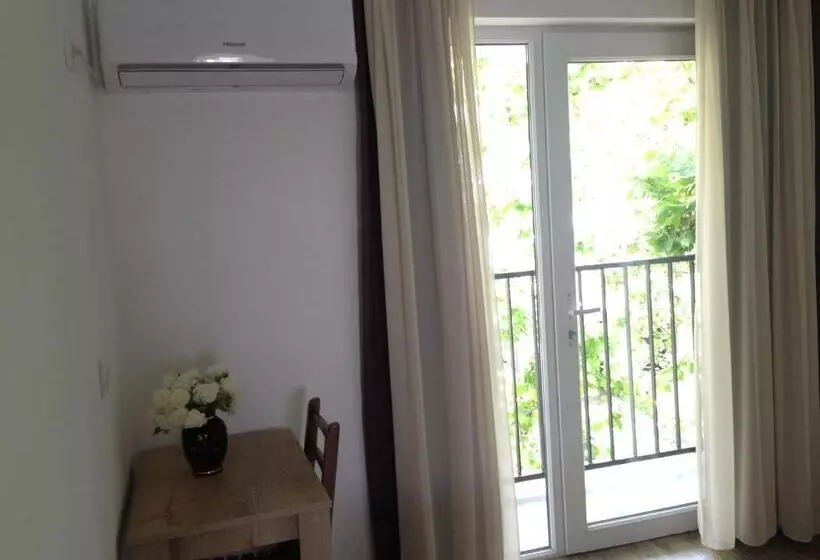 پانسیون Continental