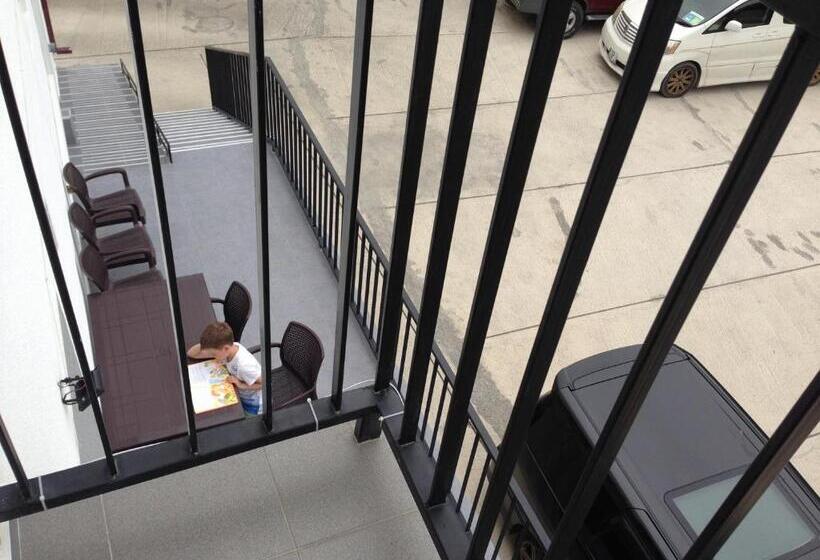 پانسیون Continental