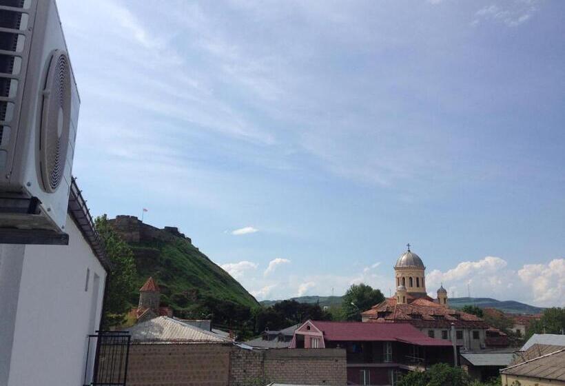 پانسیون Continental