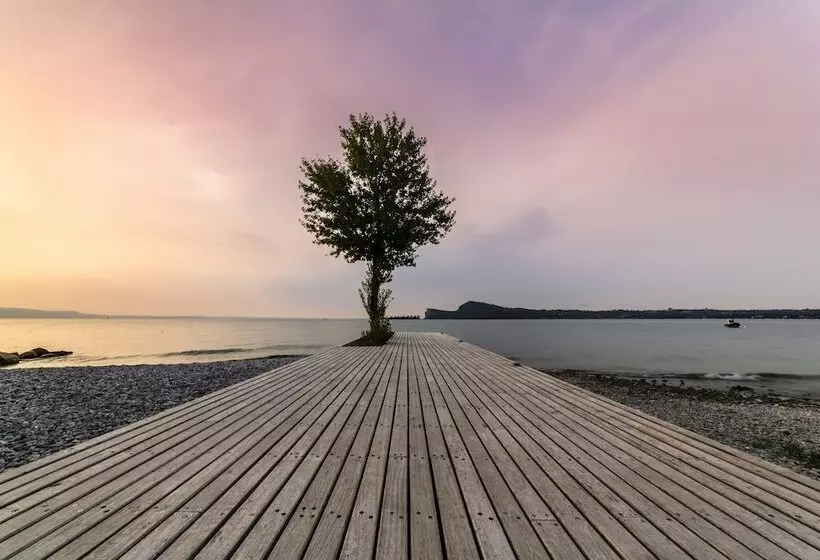 リゾートホテル Lamasu Rioverde   Lago Di Garda