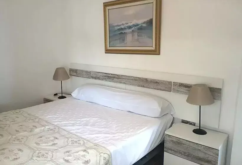 Apartamentos Los Rosales 3000