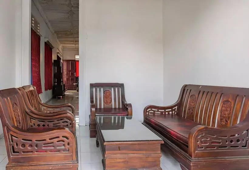 Hotelli O Guest House Pahlawan Syariah