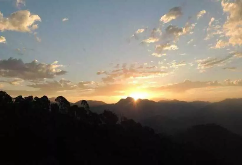 Aamiaismajoitus (B&B) Wood Stock Kasauli   Rooms & Cottages   Panoramic View & Balcony Rooms