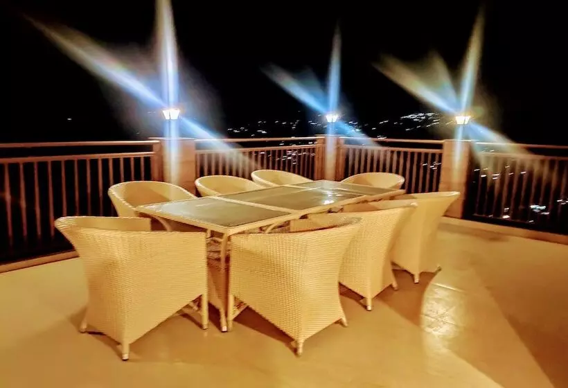 Aamiaismajoitus (B&B) Wood Stock Kasauli   Rooms & Cottages   Panoramic View & Balcony Rooms