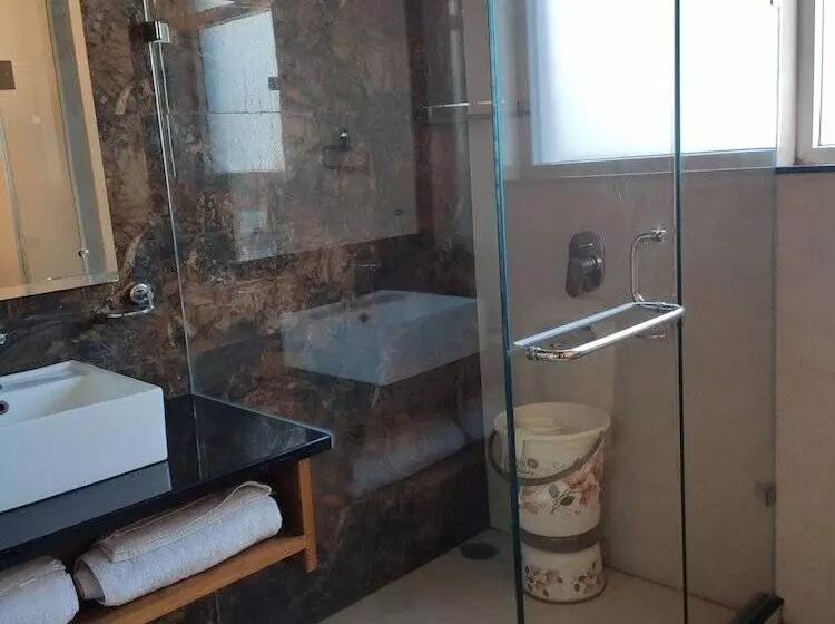 Aamiaismajoitus (B&B) Wood Stock Kasauli   Rooms & Cottages   Panoramic View & Balcony Rooms