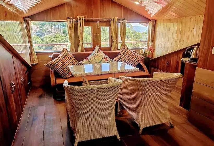 Aamiaismajoitus (B&B) Wood Stock Kasauli   Rooms & Cottages   Panoramic View & Balcony Rooms