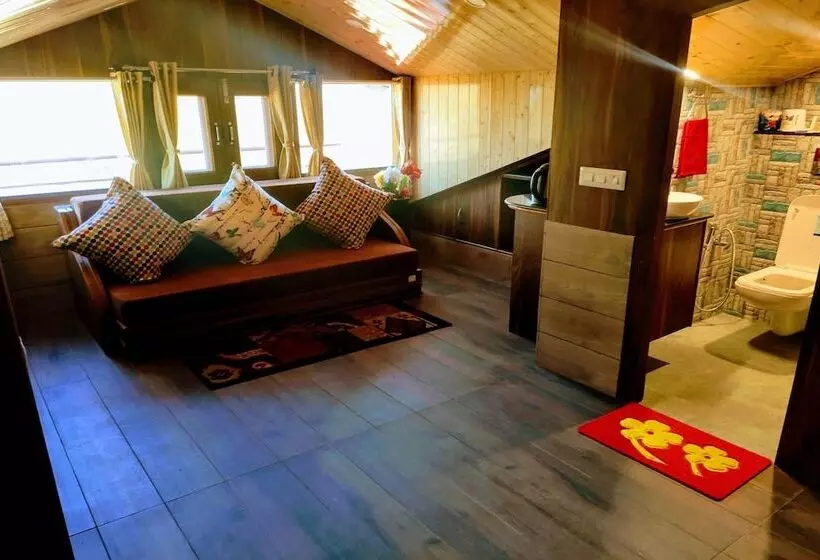 Aamiaismajoitus (B&B) Wood Stock Kasauli   Rooms & Cottages   Panoramic View & Balcony Rooms