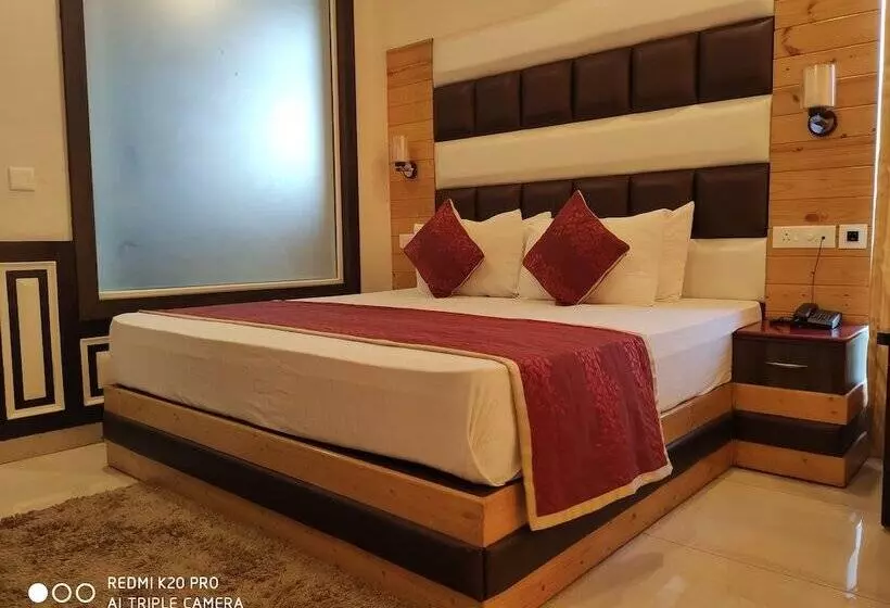 Aamiaismajoitus (B&B) Wood Stock Kasauli   Rooms & Cottages   Panoramic View & Balcony Rooms