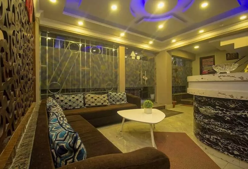 Hotelli Capital O 9455 Milost