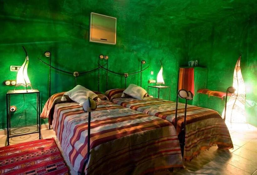 Отель Cueva Tardienta Monegros Adults Only