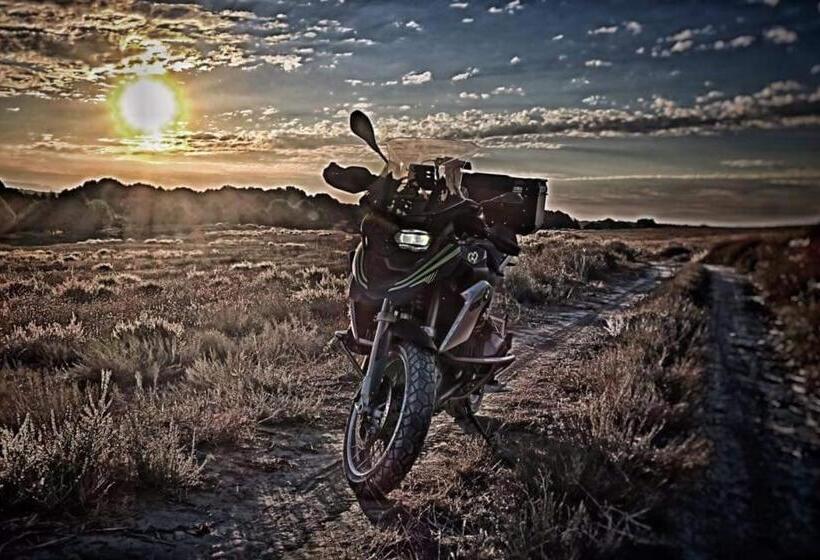 Отель Cueva Tardienta Monegros Adults Only