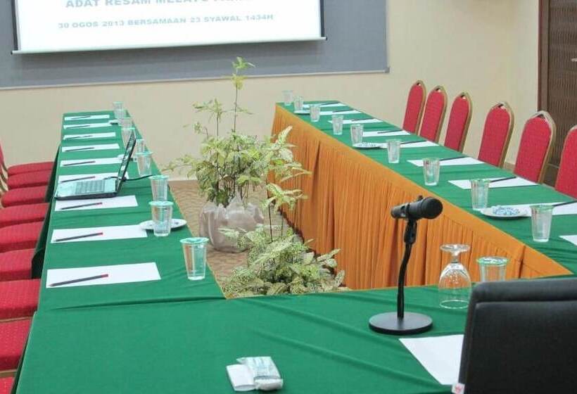 فندق Darulmakmur Scout Lodge