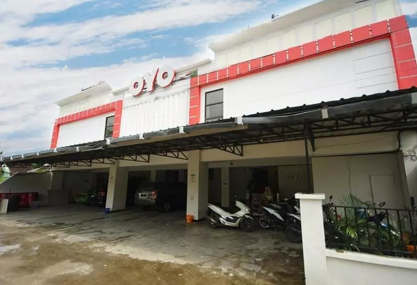 Hotelli Reddoorz Near Rs Siti Khodijah