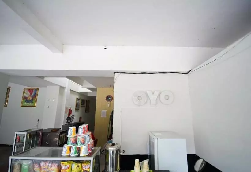 Hotelli Reddoorz Near Rs Siti Khodijah